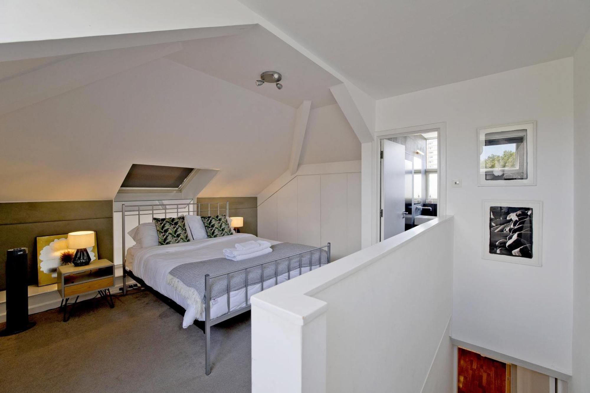 Old St Penthouse Apartment *